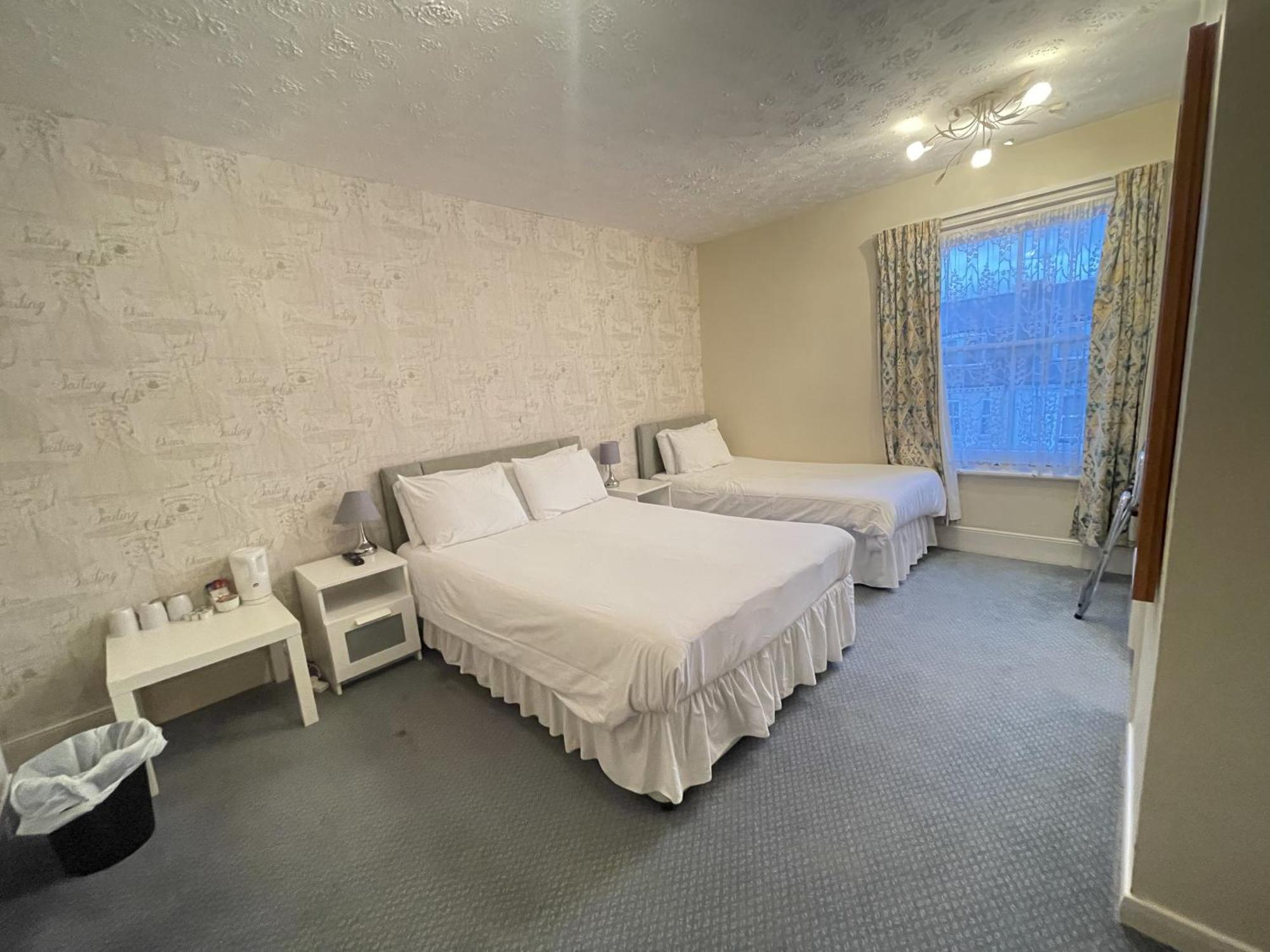 The Dolphin Hotel غريت يورماوث الغرفة الصورة