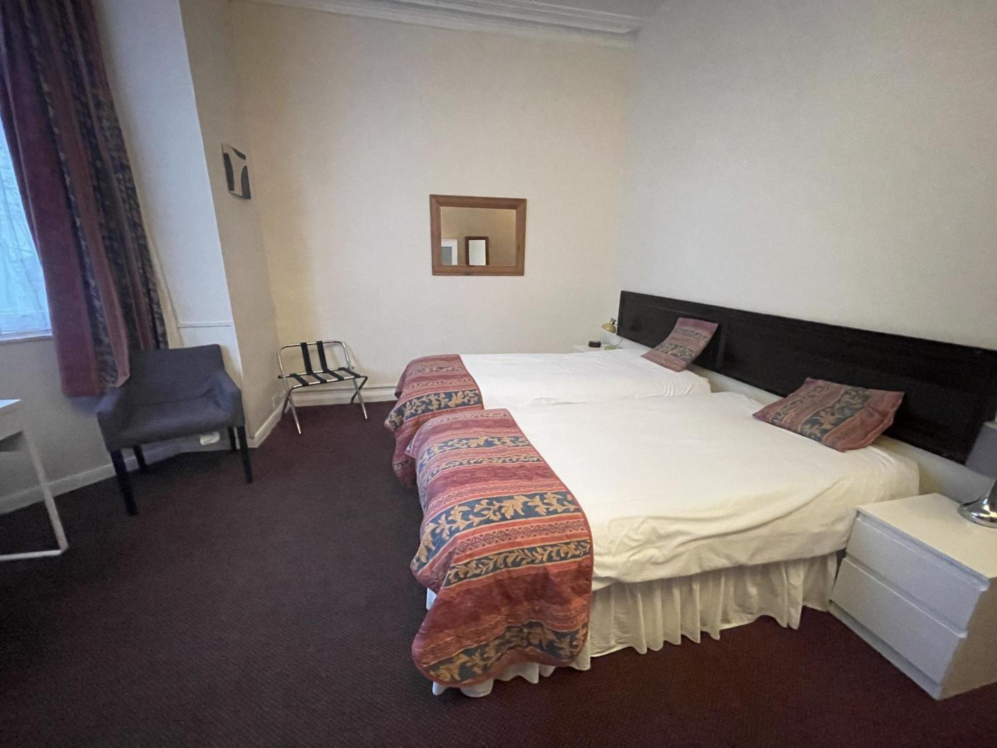 The Dolphin Hotel غريت يورماوث الغرفة الصورة